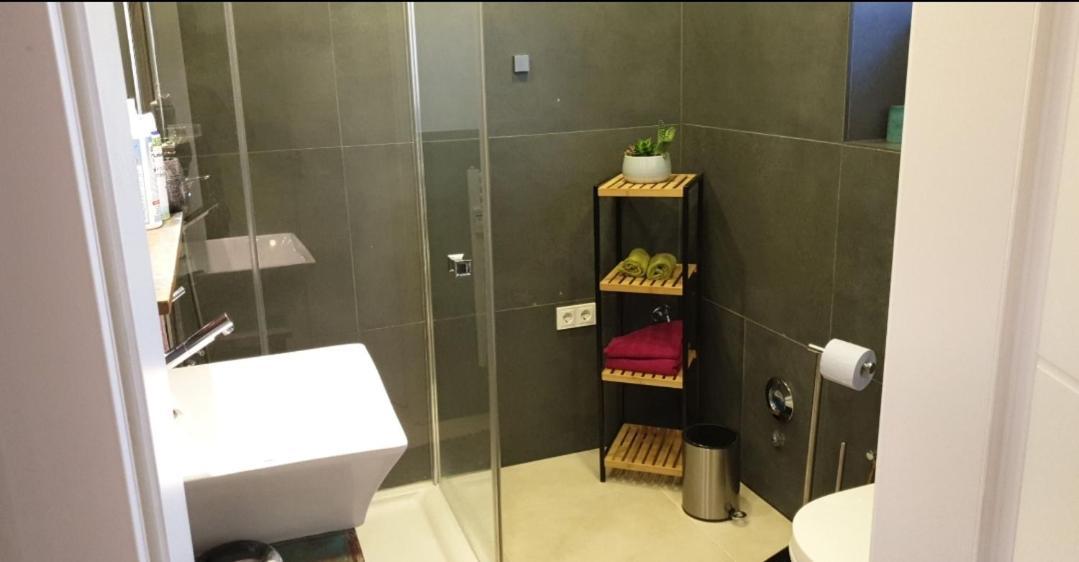Apartment Mit Schoener, Moderner Einrichtung Köln Eksteriør billede